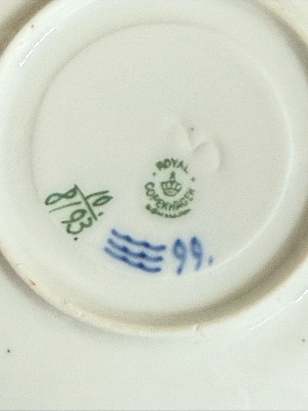 Vintage Pair 2 Sets Royal Copenhagen Blue Flowers Angular Cup Saucer Design 8193